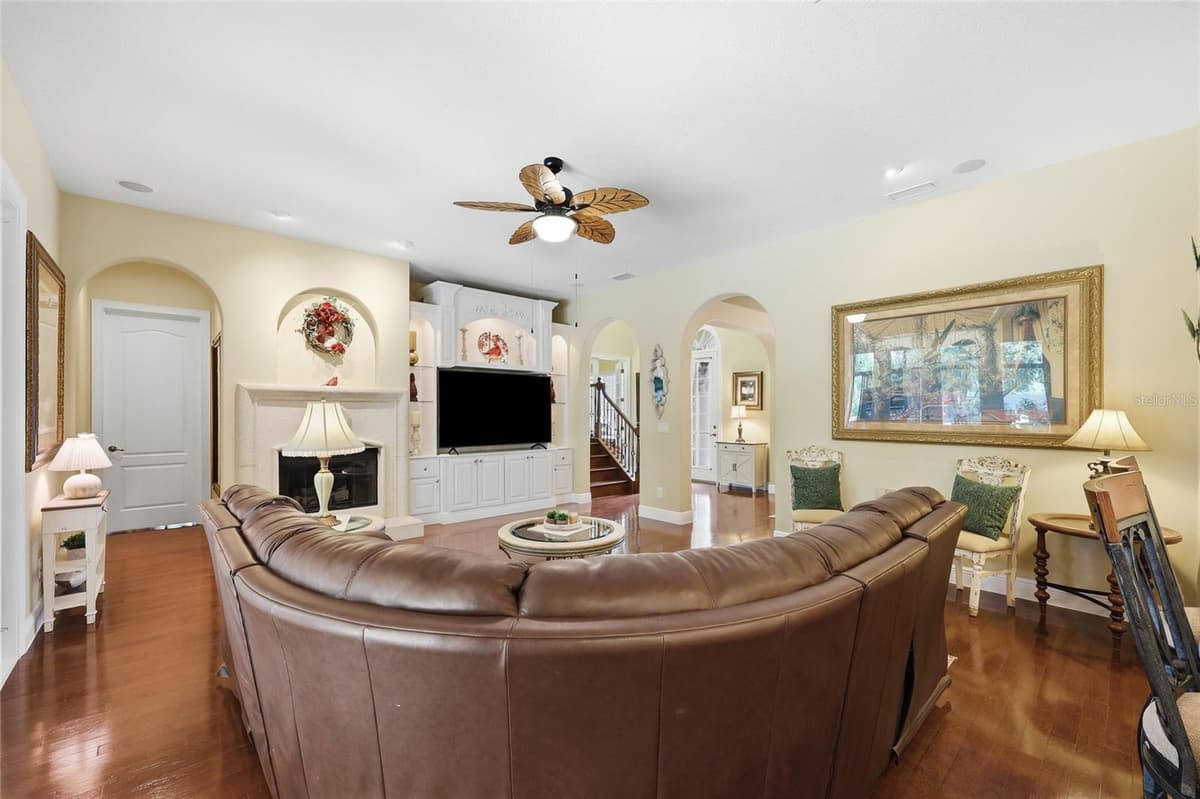 315 BLUE WATER EDGE DRIVE — photo 18 of 60