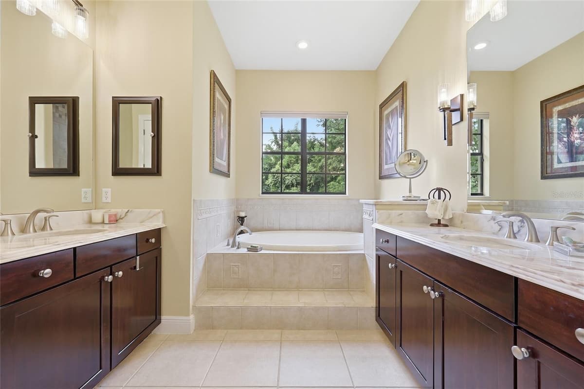 315 BLUE WATER EDGE DRIVE — photo 30 of 60