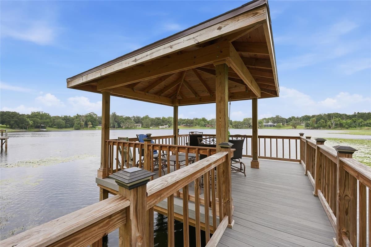 315 BLUE WATER EDGE DRIVE — photo 49 of 60
