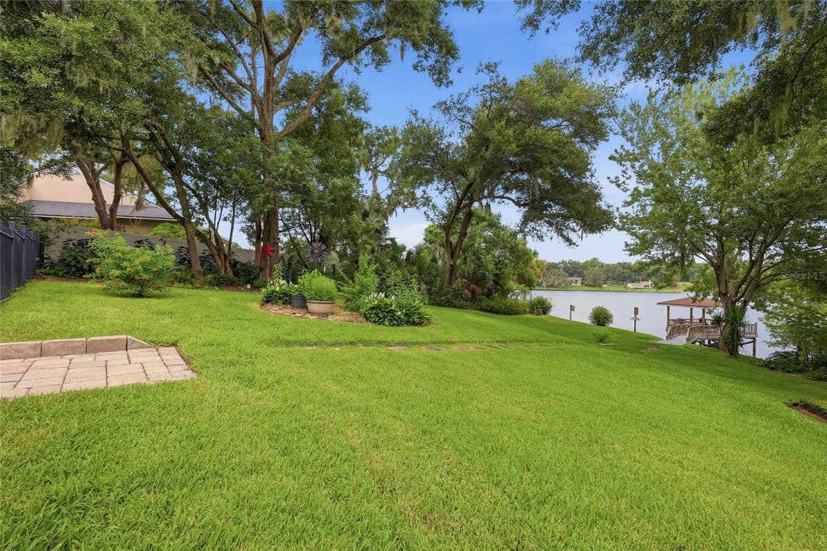 315 BLUE WATER EDGE DRIVE — photo 47 of 60