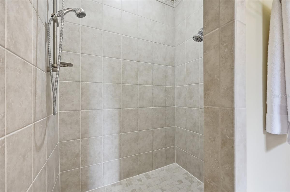 315 BLUE WATER EDGE DRIVE — photo 33 of 60