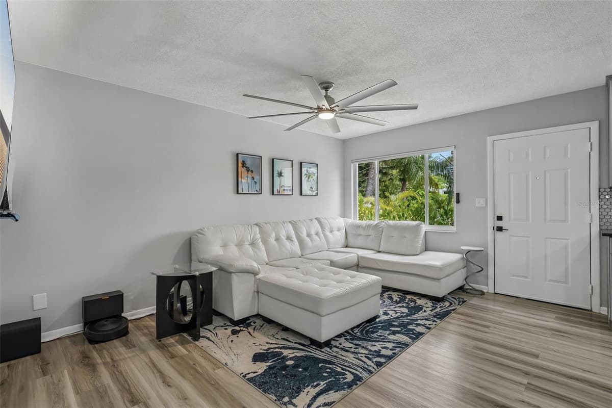 5043 14TH AVENUE — photo 4 of 31