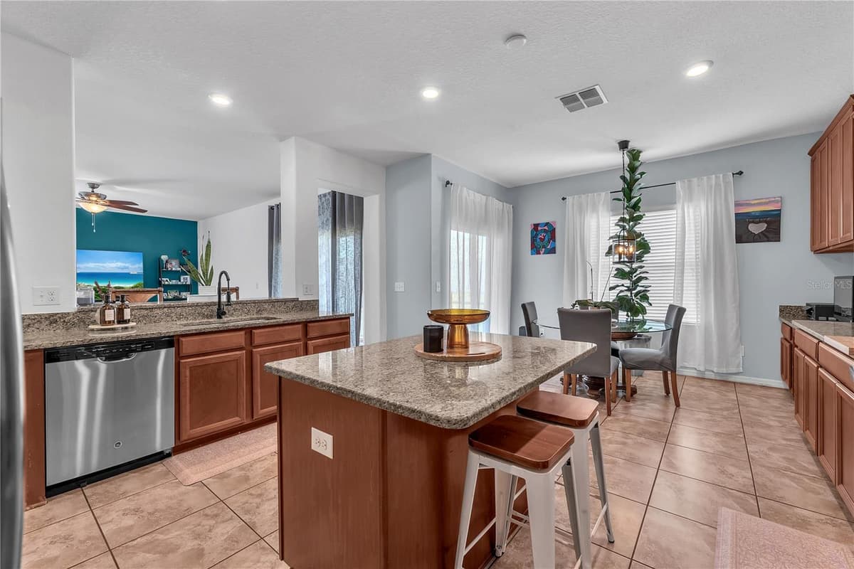 10921 RAINBOW PYRITE DRIVE — photo 7 of 37