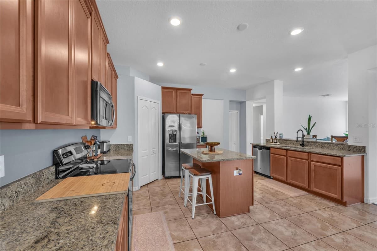 10921 RAINBOW PYRITE DRIVE — photo 8 of 37
