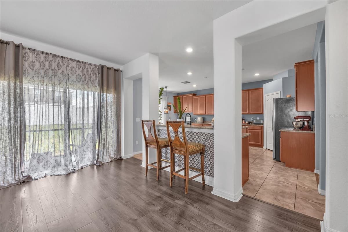10921 RAINBOW PYRITE DRIVE — photo 10 of 37