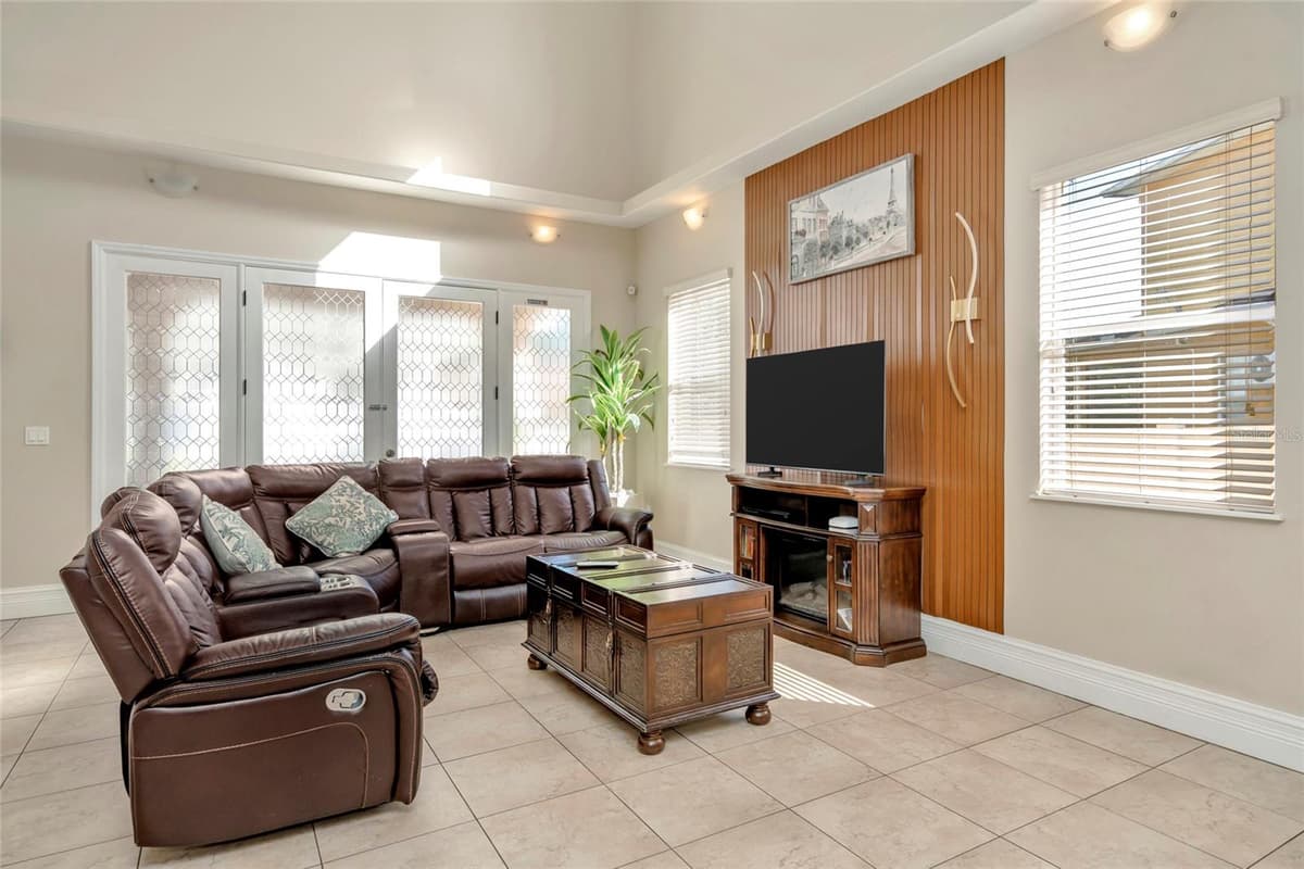 10806 PEREZ DRIVE — photo 13 of 66