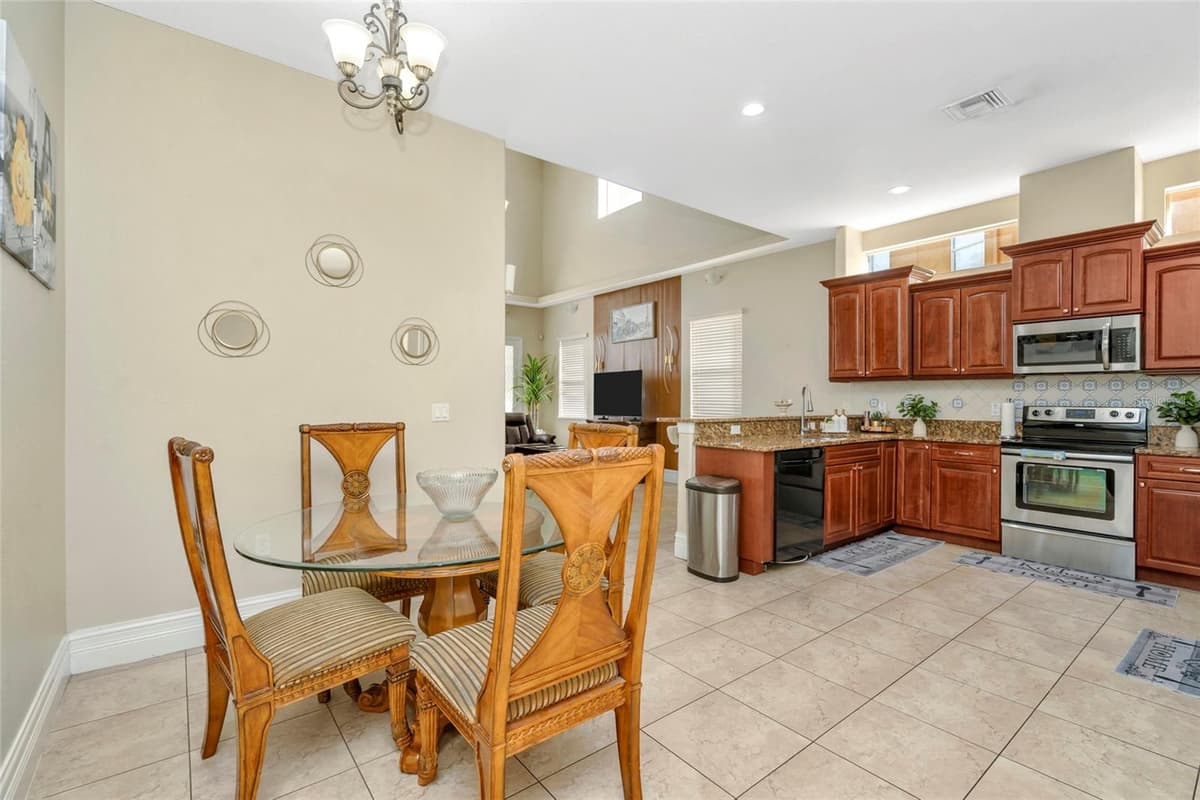 10806 PEREZ DRIVE — photo 7 of 66