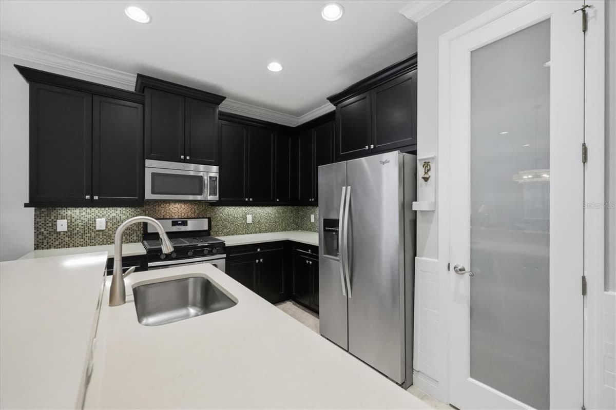 2905 TRUSTEE AVENUE — photo 17 of 51