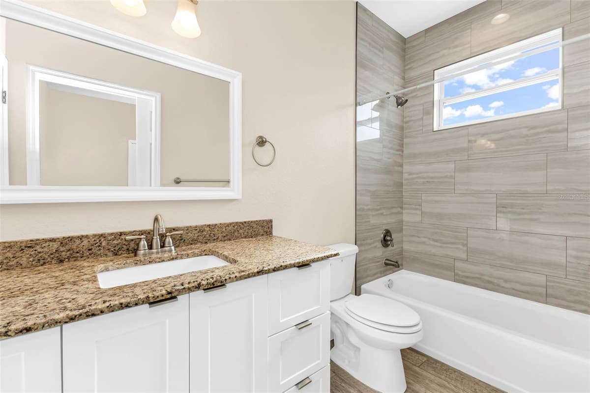 310 GRACE STREET — photo 16 of 23