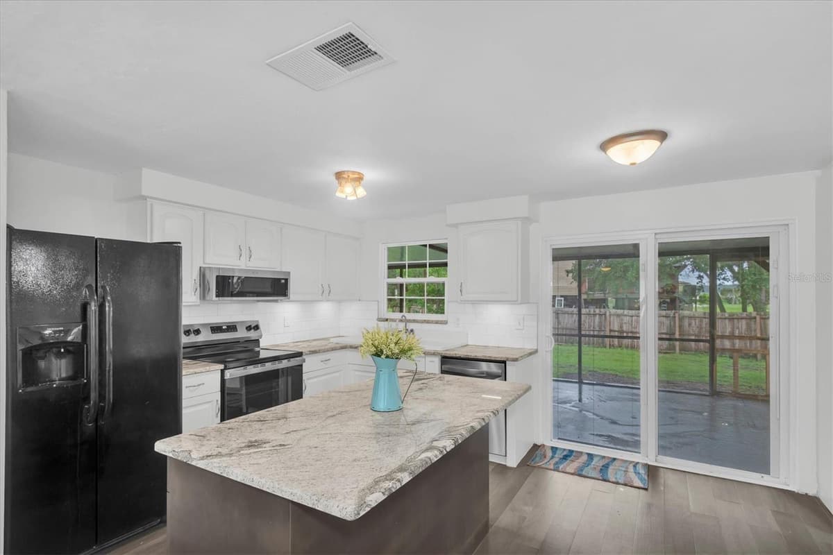 650 TIMBER BAY CIRCLE — photo 10 of 43
