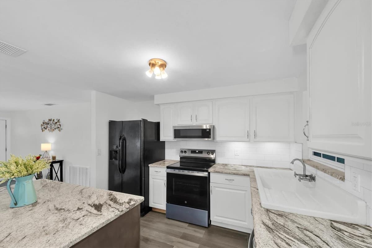 650 TIMBER BAY CIRCLE — photo 9 of 43