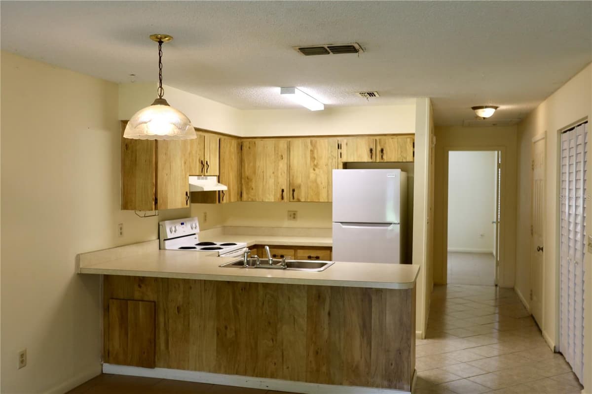 54 FOREST ROAD — photo 4 of 20