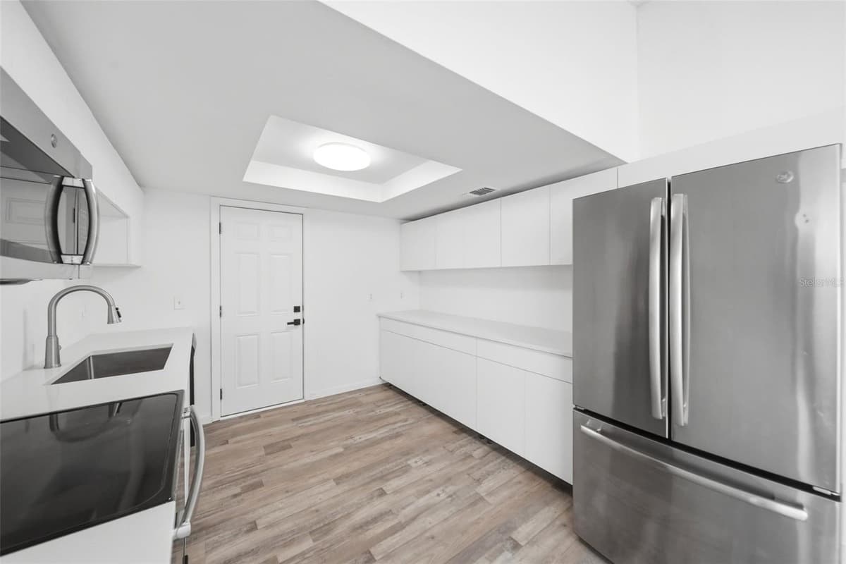 6113 BEAUMONT AVENUE — photo 8 of 27