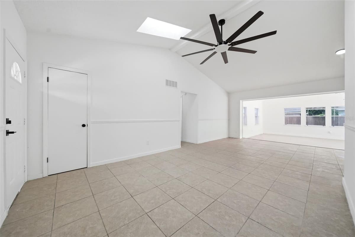 6113 BEAUMONT AVENUE — photo 4 of 27