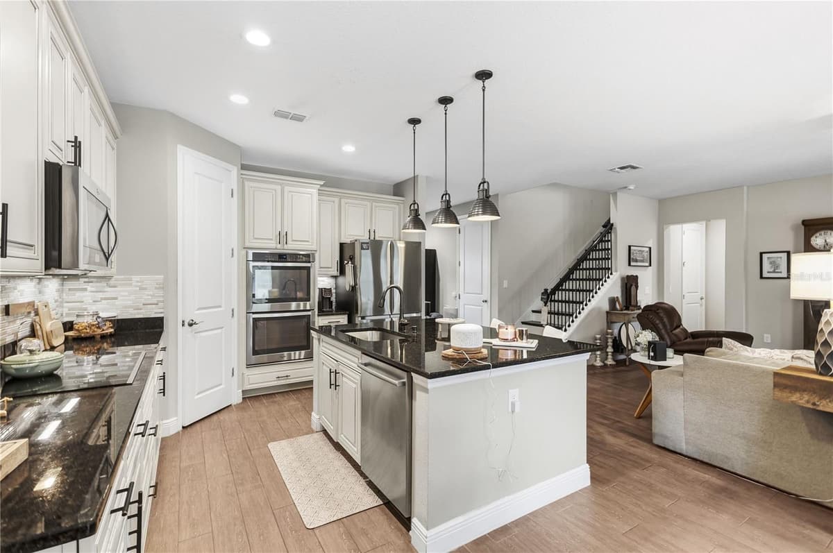 5233 VILLA ROSA AVENUE — photo 12 of 47