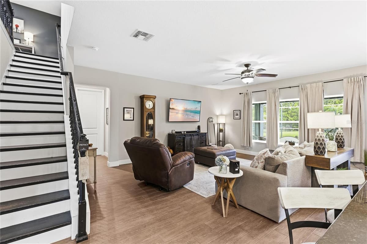 5233 VILLA ROSA AVENUE — photo 6 of 47