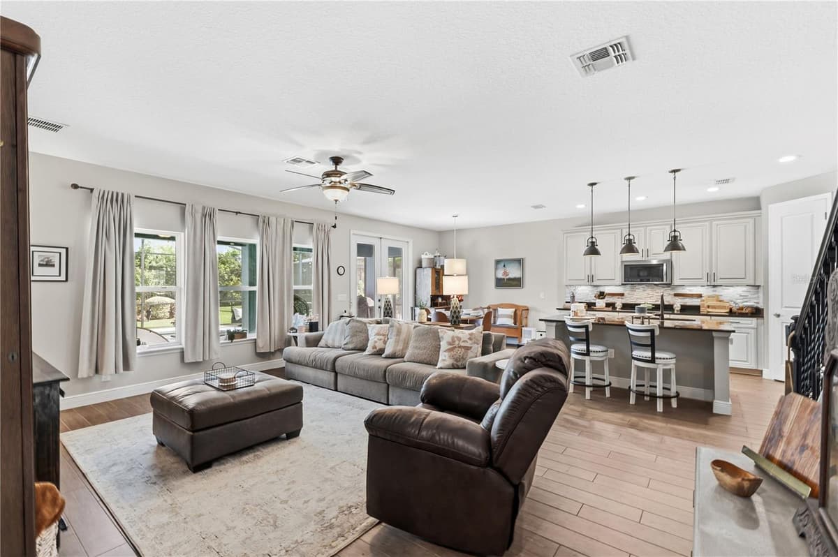 5233 VILLA ROSA AVENUE — photo 8 of 47