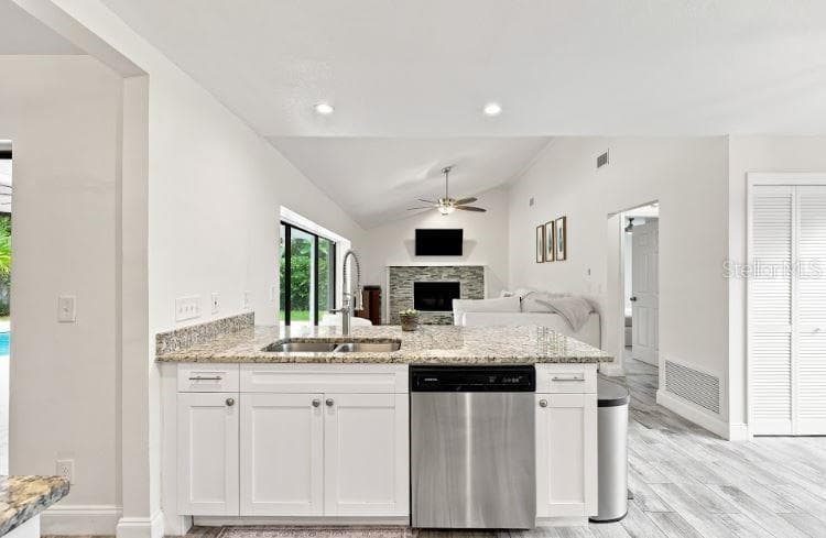 13904 HAYWARD PLACE — photo 10 of 45