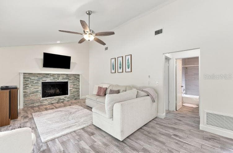 13904 HAYWARD PLACE — photo 17 of 45