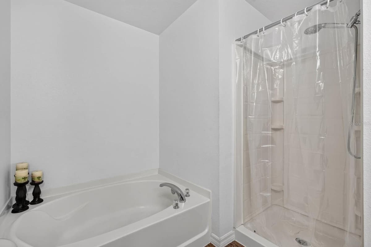 2501 BULLION LOOP — photo 16 of 30