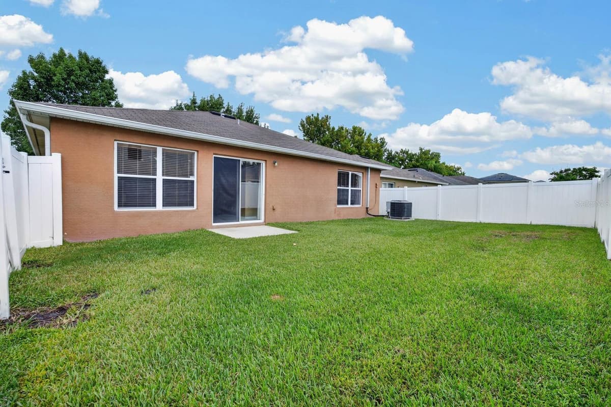2501 BULLION LOOP — photo 2 of 30