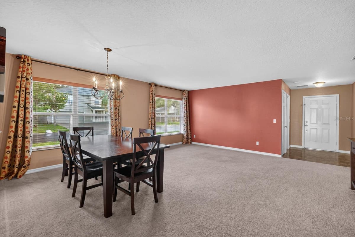2501 BULLION LOOP — photo 5 of 30