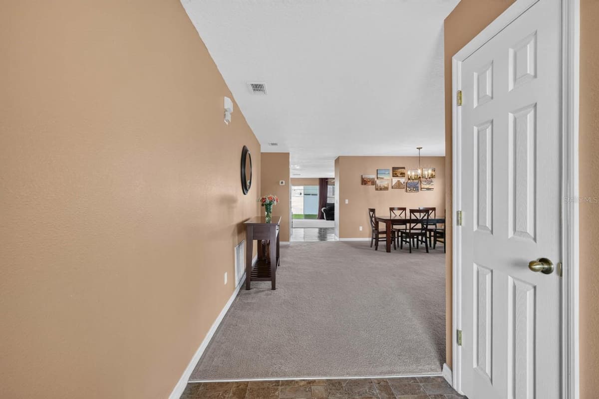2501 BULLION LOOP — photo 3 of 30