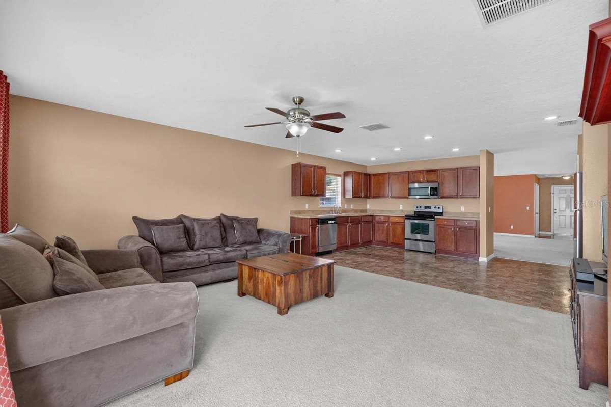 2501 BULLION LOOP — photo 7 of 30