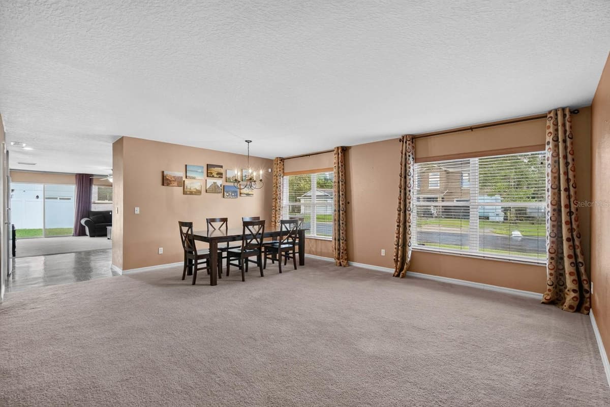 2501 BULLION LOOP — photo 4 of 30