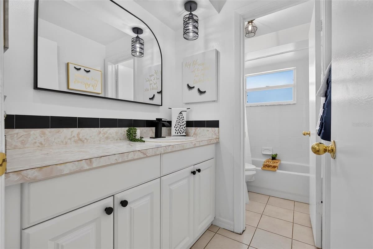 1748 GREENLEA DRIVE — photo 35 of 57