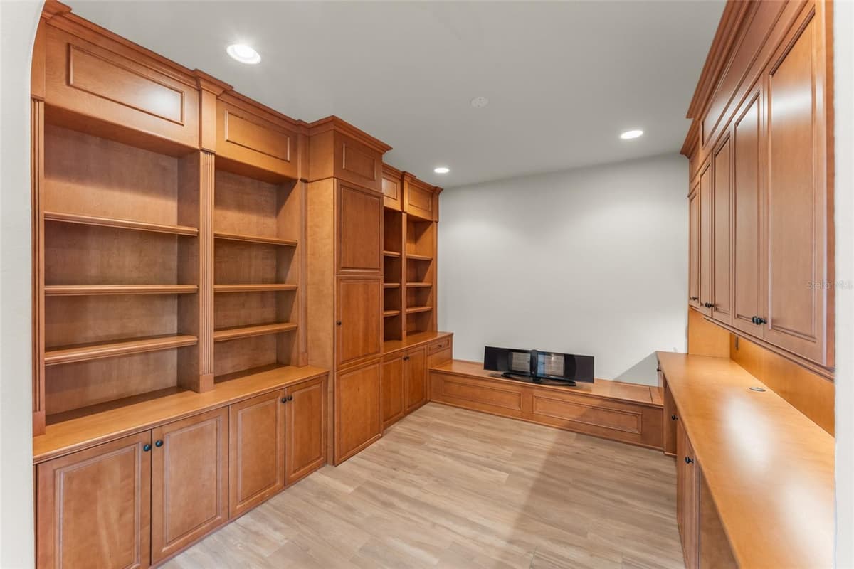 6055 LOUISE COVE DRIVE — photo 46 of 79
