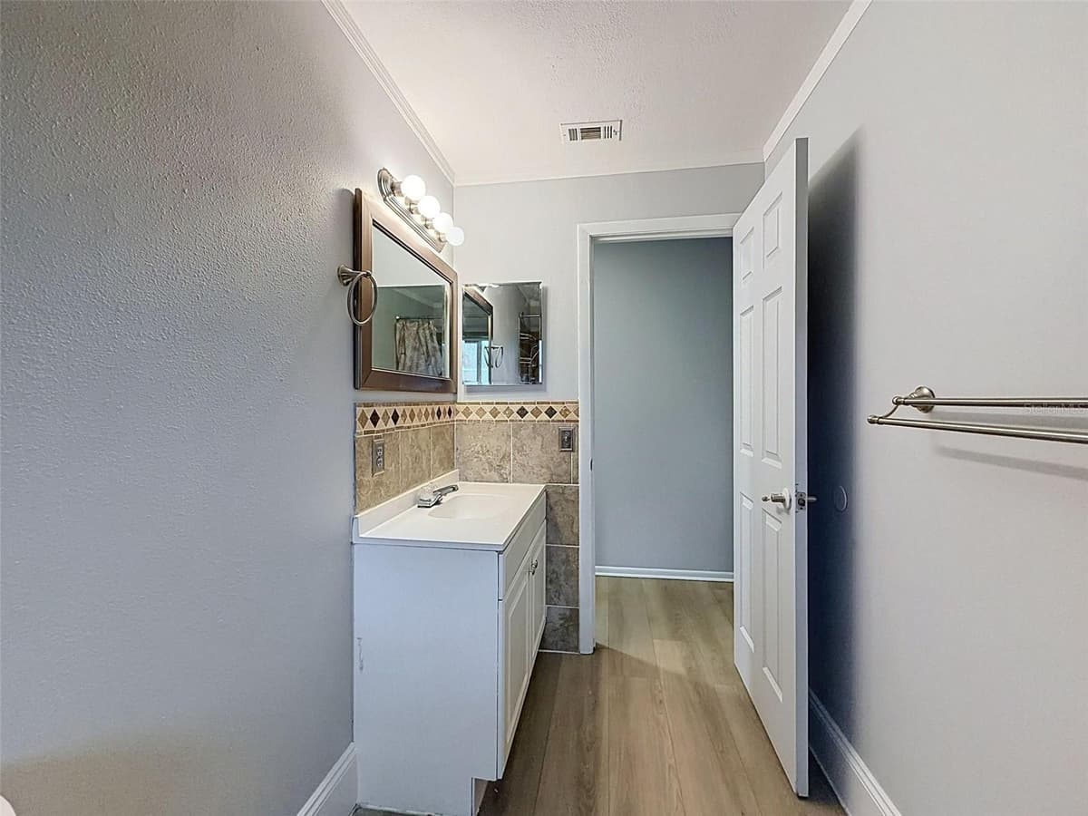 6376 CAMMIE STREET — photo 32 of 81
