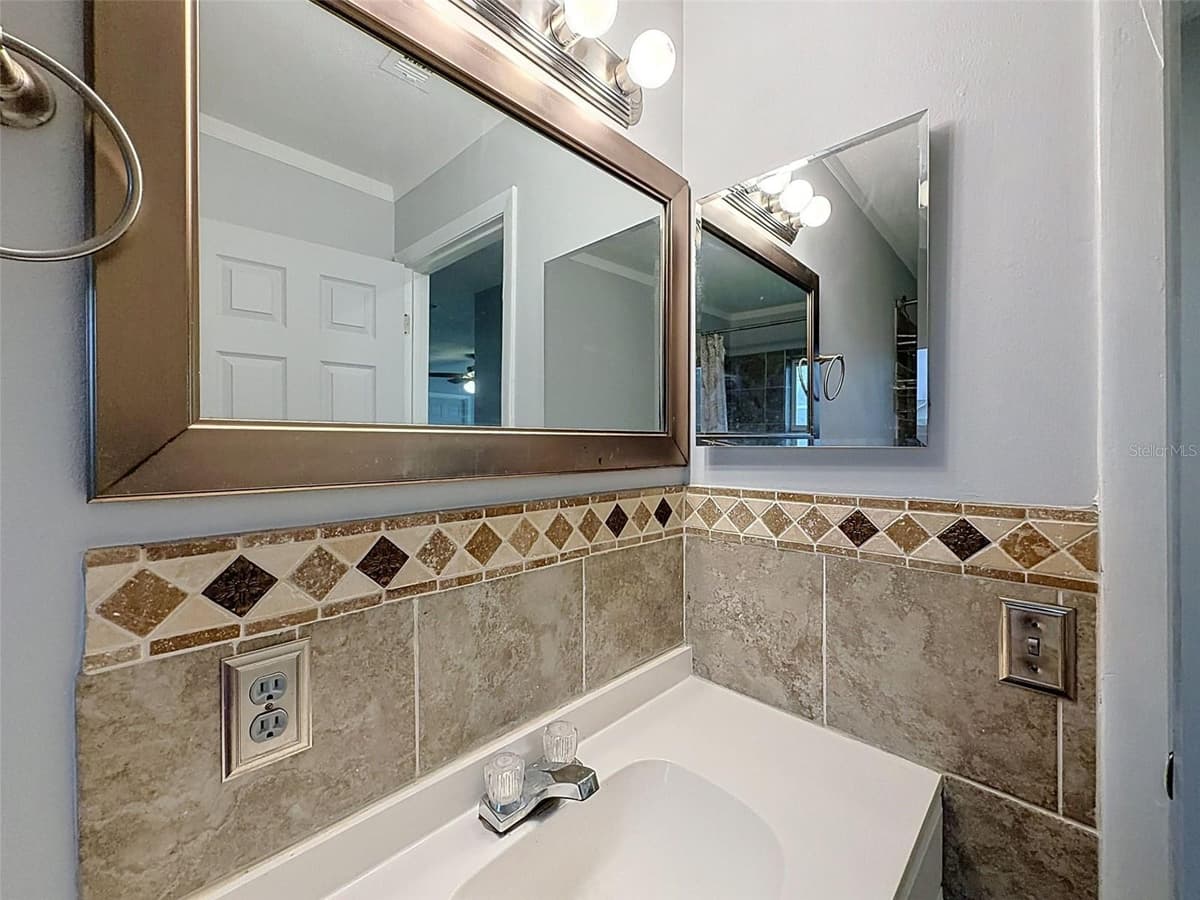 6376 CAMMIE STREET — photo 34 of 81