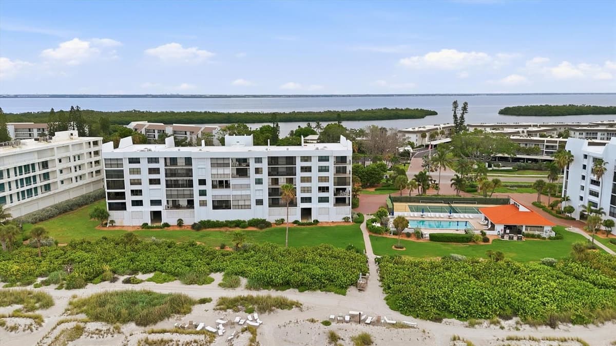 4545 GULF OF MEXICO DRIVE — photo 26 of 36