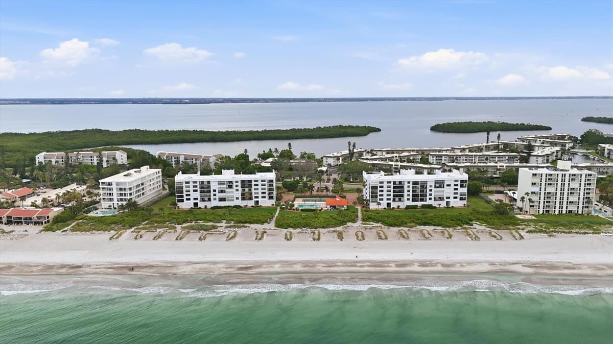 4545 GULF OF MEXICO DRIVE — photo 34 of 36