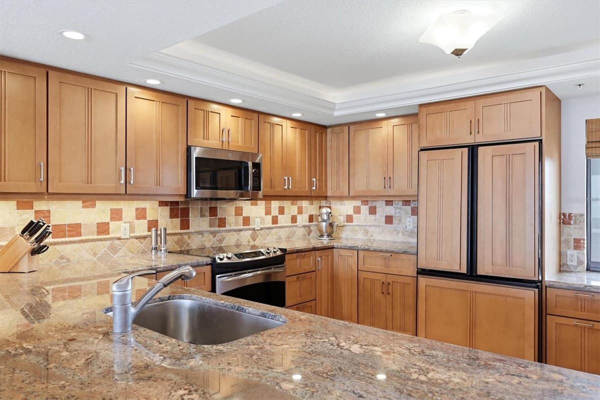 4545 GULF OF MEXICO DRIVE — photo 13 of 36