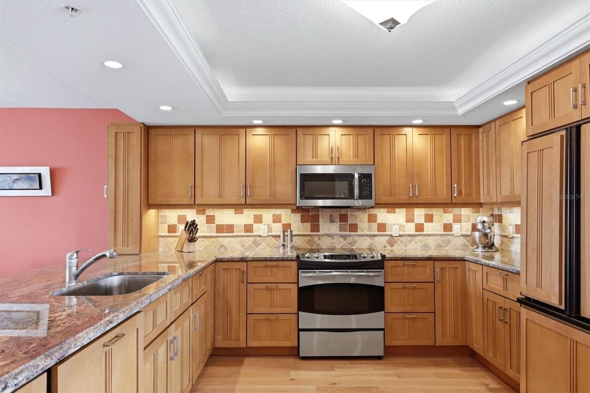 4545 GULF OF MEXICO DRIVE — photo 14 of 36