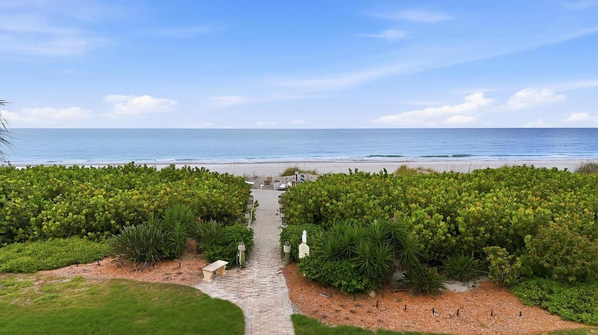 4545 GULF OF MEXICO DRIVE — photo 32 of 36