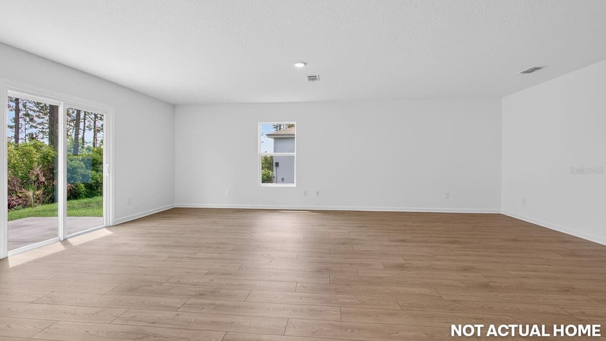 244 HAWTHORN AVENUE — photo 11 of 37
