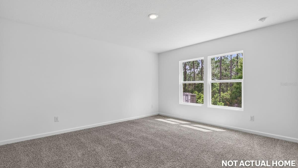 244 HAWTHORN AVENUE — photo 13 of 37