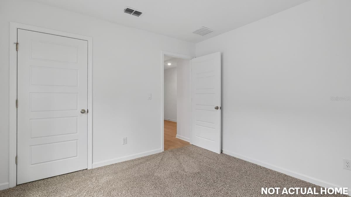 244 HAWTHORN AVENUE — photo 25 of 37