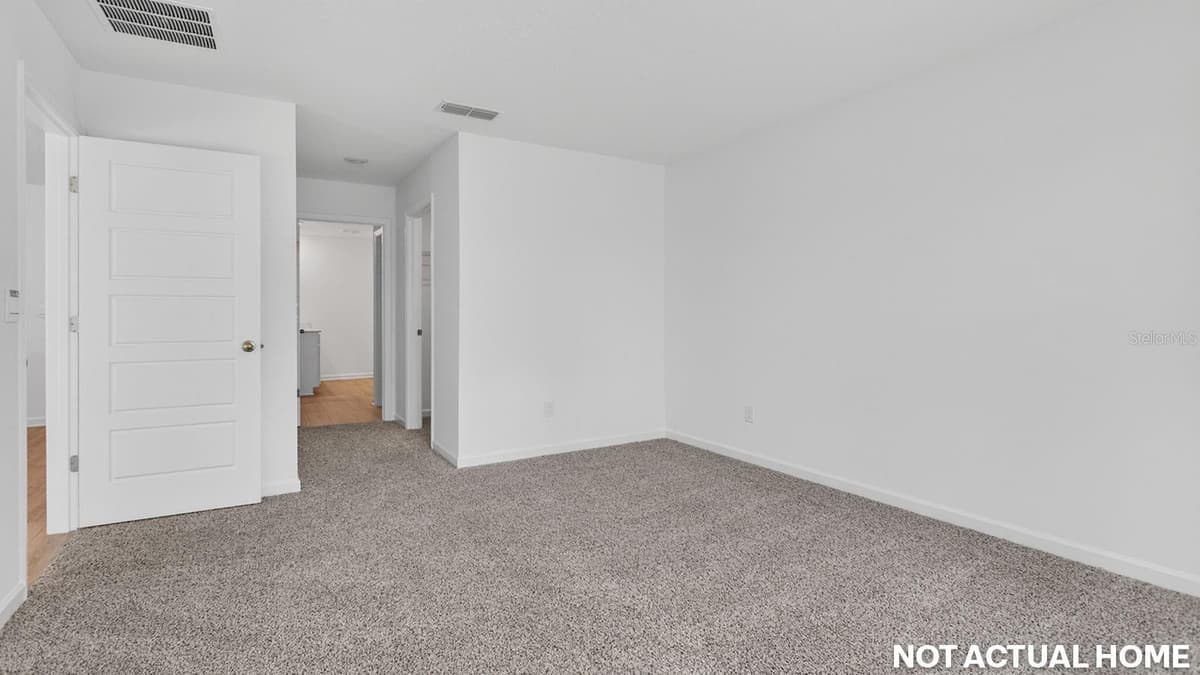 244 HAWTHORN AVENUE — photo 15 of 37