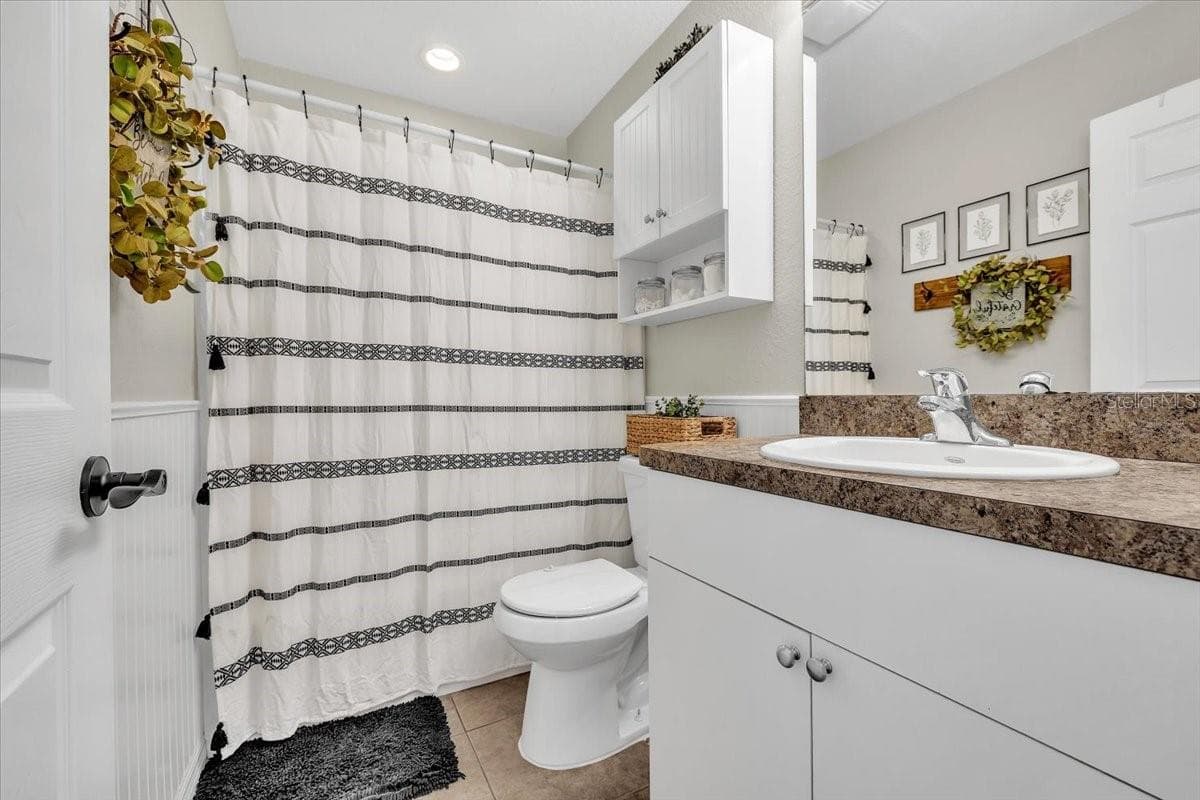 25435 AREQUIPA DRIVE — photo 20 of 39
