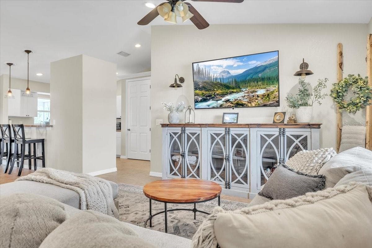 25435 AREQUIPA DRIVE — photo 6 of 39