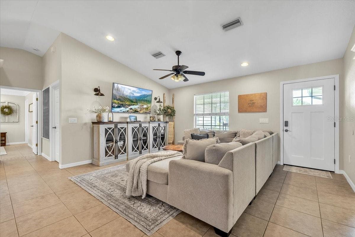 25435 AREQUIPA DRIVE — photo 4 of 39