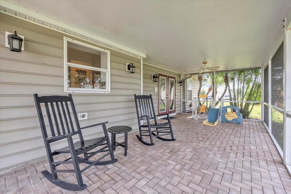 25435 AREQUIPA DRIVE — photo 24 of 39
