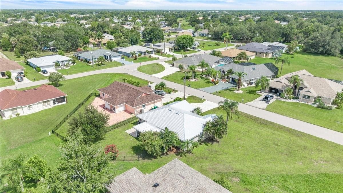 25435 AREQUIPA DRIVE — photo 38 of 39
