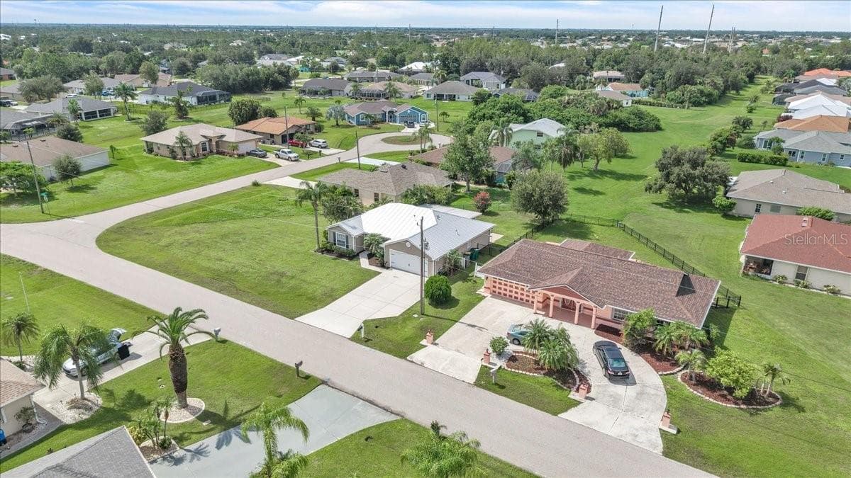 25435 AREQUIPA DRIVE — photo 34 of 39