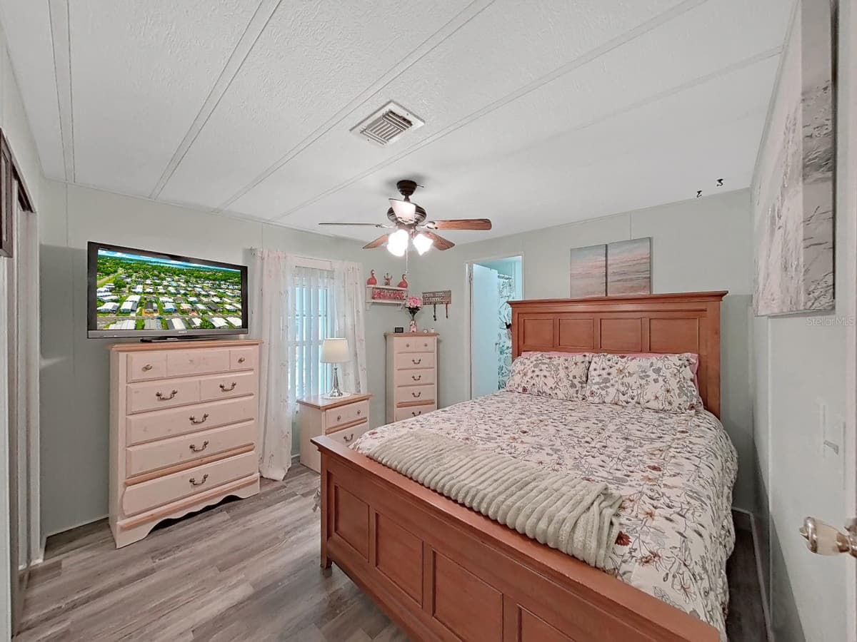 5022 FOXWOOD BLVD — photo 28 of 47