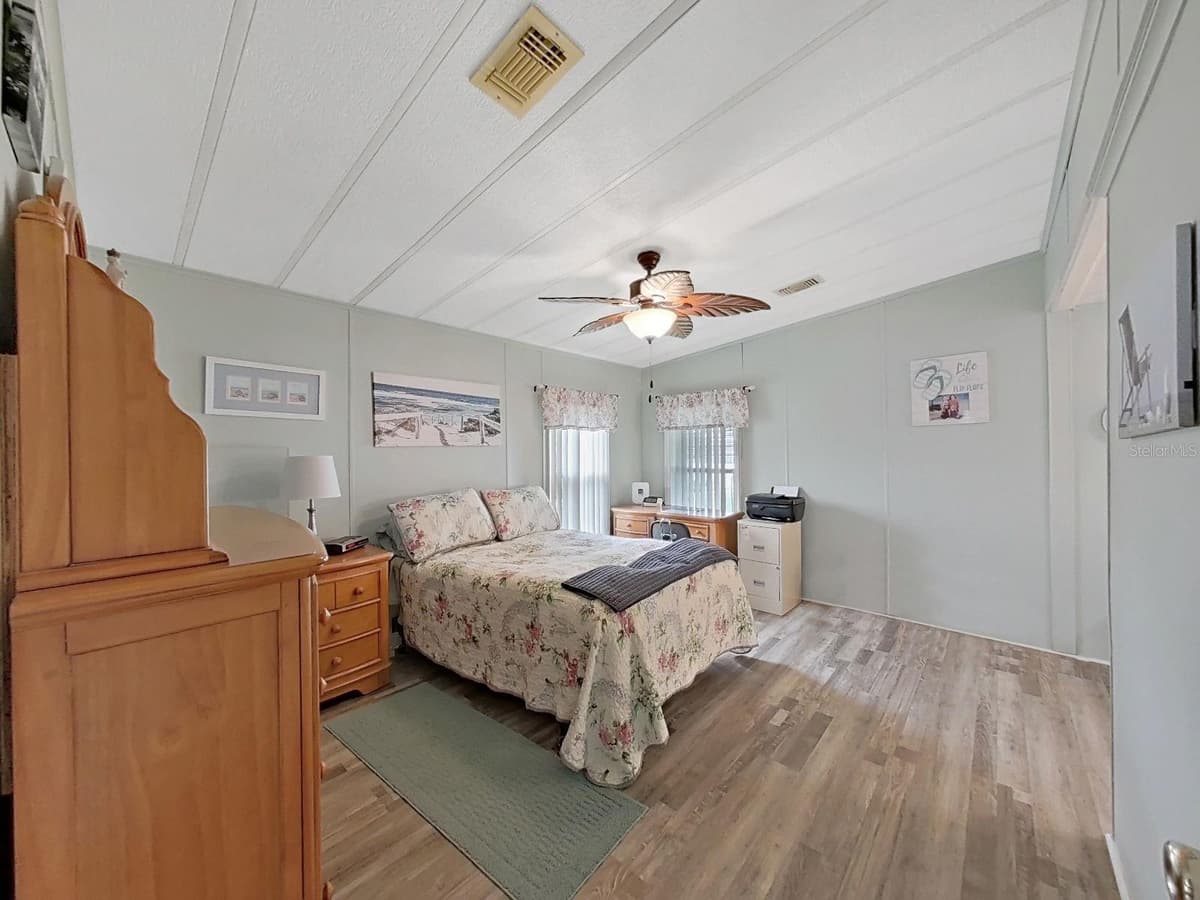 5022 FOXWOOD BLVD — photo 21 of 47